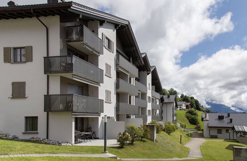 Falera Apartment | Cosy apartment for 5 guests with pool, WIFI, TV, balcony, pets allowed and panoramic view