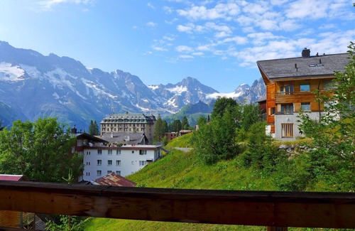 Murren Apartment | Cosy apartment for 5 guests with WIFI, TV and balcony