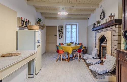 Dorio Apartment | Cosy apartment for 5 people with WIFI, hot tub, patio and pets allowed