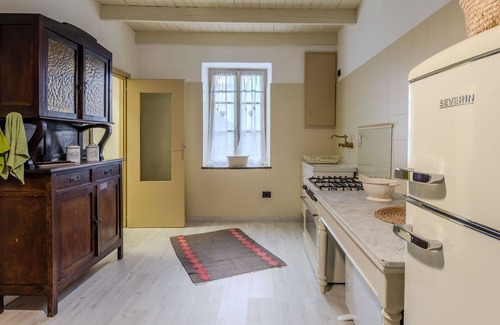 Dorio Apartment | Cosy apartment for 5 people with WIFI, hot tub, patio and pets allowed
