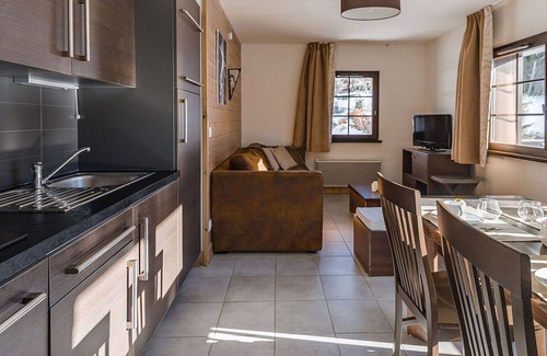 Les Gets Apartment | Cosy apartment for 6 people with pool, WIFI, TV, terrace and pets allowed