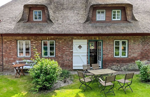 Borgsum Apartment | Cosy apartment for 6 guests with WIFI, TV, pets allowed and parking