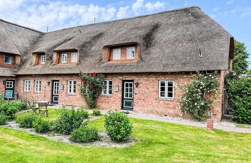 Borgsum Apartment | Cosy apartment for 6 guests with WIFI, TV, pets allowed and parking
