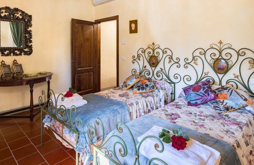 Pieve al Bagnoro Apartment | Cosy apartment for 6 guests with WIFI, A/C, pool, TV, pets allowed and parking