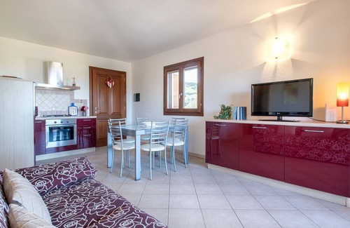 Schifoni Apartment | Cosy apartment for 6 guests with A/C, WIFI, TV, patio and pets allowed