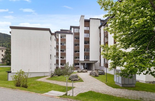 Davos-Dorf Apartment | Cosy apartment for 6 guests with WIFI, pool, TV and balcony