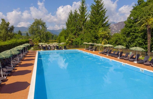 Tremosine Apartment | Cosy apartment for 6 guests with WIFI, hot tub, pool, TV, terrace and pets allowed