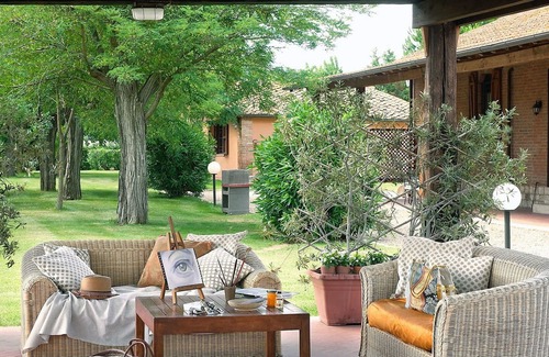 Grosseto Apartment | Cosy apartment for 6 people with pool, A/C, WIFI, TV, patio, pets allowed and parking