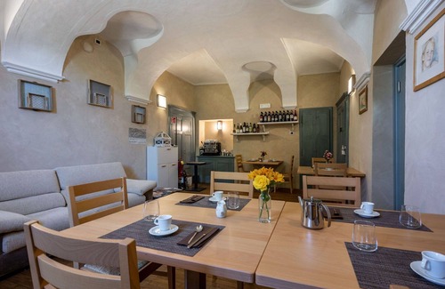 Dronero Apartment | Cosy apartment for 6 people with WIFI, TV, terrace, pets allowed and parking