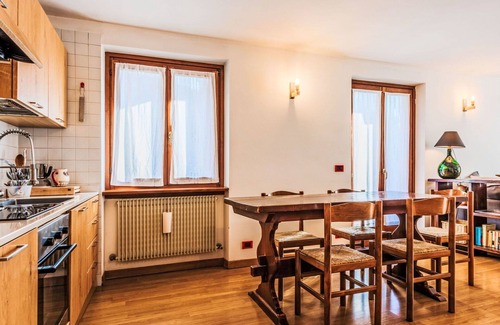 Sant'Antonio di Mavignola Apartment | Cosy apartment for 6 people with TV and balcony