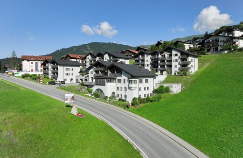 Falera Apartment | Cosy apartment for 6 people with WIFI, pool, TV, balcony and panoramic view