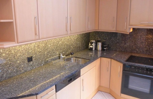 Taesch Apartment | Cosy apartment for 6 people with WIFI, TV and balcony