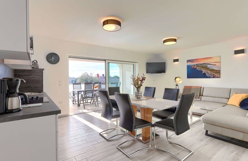 Murine Apartment | Cosy apartment for 6 people with A/C, pool, WIFI, TV and terrace