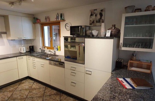 Valbella Apartment | Cosy apartment for 7 guests with WIFI, TV, balcony and pets allowed