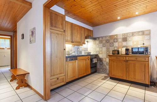 Champery Apartment | Cosy apartment for 7 guests with WIFI, TV, patio and panoramic view