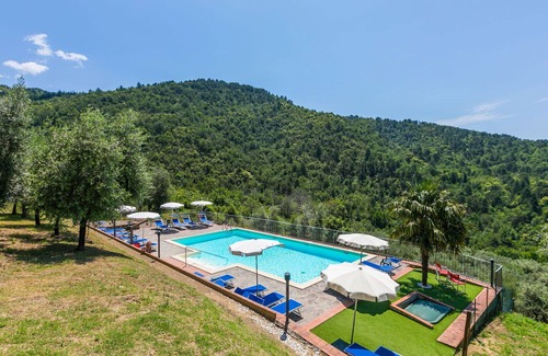 Bivio Pozzo Apartment | Cosy apartment for 7 people with pool, WIFI, TV and panoramic view