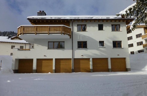 Lenzerheide Apartment | Cosy apartment for 8 guests with WIFI, TV and balcony