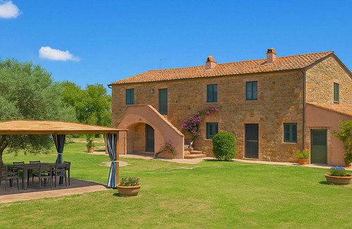 Suvereto Apartment | Cosy apartment for 8 guests with WIFI, A/C and TV