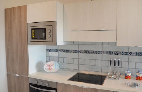 Terracina Apartment | Cosy apartment for 8 people with WIFI, pool, A/C, TV, balcony and pets allowed