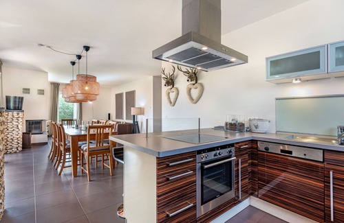 Sankt Urban Apartment | Cosy apartment for 6 people with WIFI, TV, terrace and pets allowed