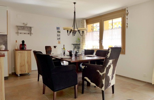 Kandersteg Apartment | Cosy apartment for 4 people with WIFI, TV, terrace and panoramic view