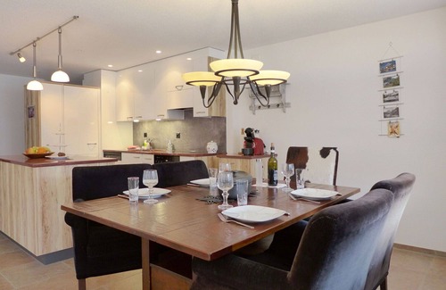 Kandersteg Apartment | Cosy apartment for 4 people with WIFI, TV, terrace and panoramic view
