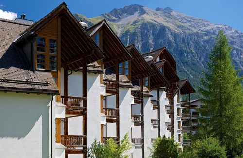 Lenzerheide Apartment | Cosy apartment for 2 guests with WIFI, pool, TV and balcony