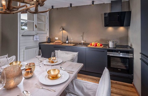 Lenzerheide Apartment | Cosy apartment for 4 guests with pool, TV, balcony and pets allowed