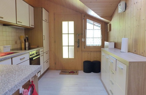 Hünibach Apartment | Cosy apartment for 4 guests with WIFI, TV and balcony