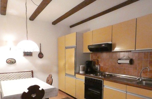 Arrach Apartment | Cosy apartment for 2 people with WIFI, TV, terrace, pets allowed and parking