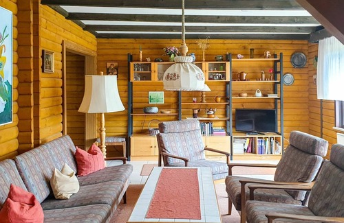 Hohenwarth Apartment | Cosy apartment for 10 people with WIFI, TV, terrace, pets allowed and parking