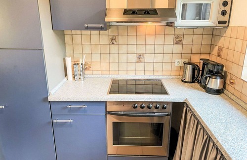 Schonebeck Apartment | Cosy apartment for 3 people with WIFI, TV and balcony
