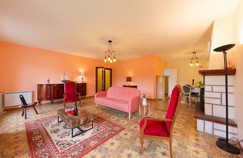 La Palmyre Apartment | Cosy apartment for 10 guests with WIFI, TV, terrace and pets allowed