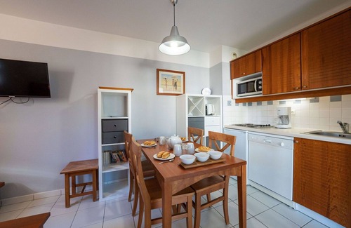 Maubuisson Apartment | Cosy apartment for 4 people with pool, WIFI, TV, balcony and pets allowed