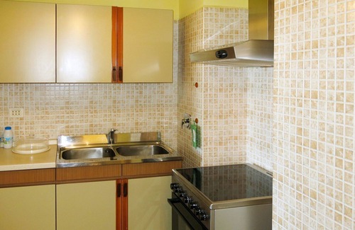 Cossombrato Apartment | Cosy apartment for 4 people with WIFI, pool, A/C, TV, patio and pets allowed