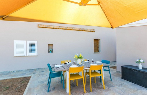 Donoratico Apartment | Cosy apartment for 7 people with WIFI, A/C and pets allowed