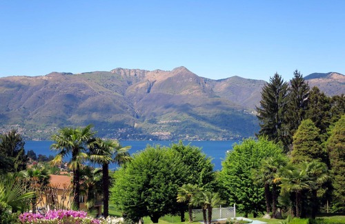 Germignaga Apartment | Cosy apartment for 4 guests with WIFI, pool, TV and terrace