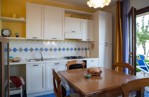 Termoli Apartment | Cosy apartment for 4 guests with A/C, pool, WIFI, TV, terrace and parking