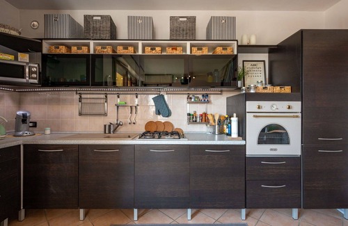 Brolo Apartment | Cosy apartment for 5 people with pool, WIFI, TV, terrace and pets allowed