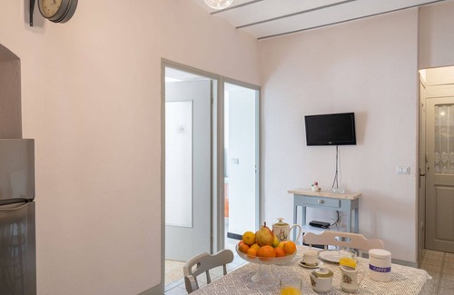 Pietrabruna Apartment | Cosy apartment for 4 guests with TV and terrace