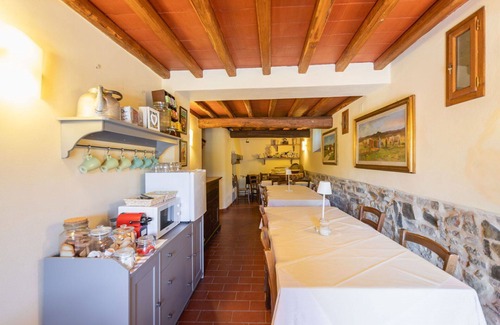 Montebonello Apartment | Cosy apartment for 6 people with WIFI, A/C, pool, TV, pets allowed, panoramic view and parking