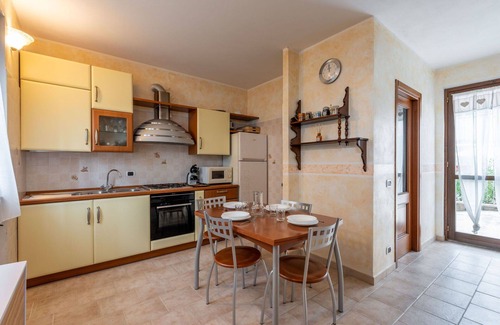 Portacomaro Apartment | Cosy apartment for 6 guests with pool, WIFI, A/C, TV, terrace, pets allowed and panoramic view