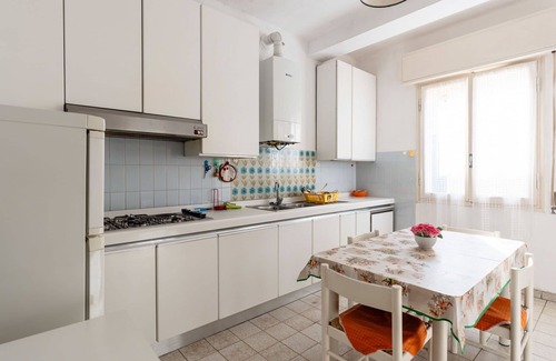 Riva Ligure Apartment | Cosy apartment for 5 guests with WIFI, balcony and parking