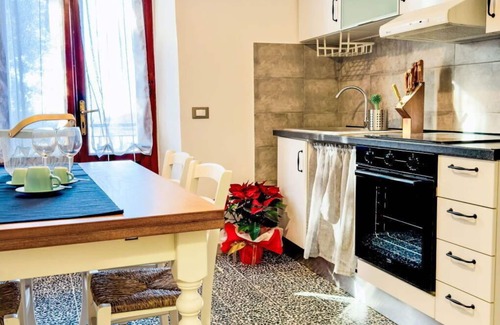 Santa Luce Apartment | Cosy apartment for 6 guests with pool, WIFI, TV, terrace, pets allowed and parking