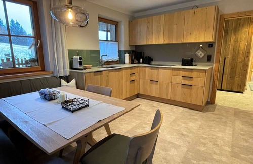 Auffach Villa | Cosy apartment in villa for 4 guests with WIFI, TV and patio