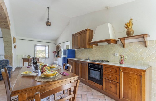 Radicondoli Villa | Cosy apartment in villa for 4 guests with WIFI, pool, panoramic view and parking