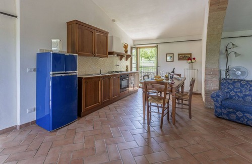Radicondoli Villa | Cosy apartment in villa for 4 guests with WIFI, pool, panoramic view and parking
