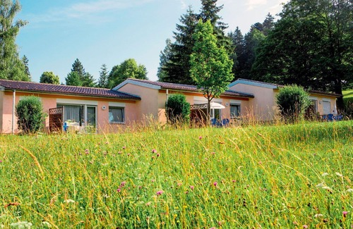 Maierhofen House | Cosy apartment in villa for 4 people with pool, TV, terrace and pets allowed