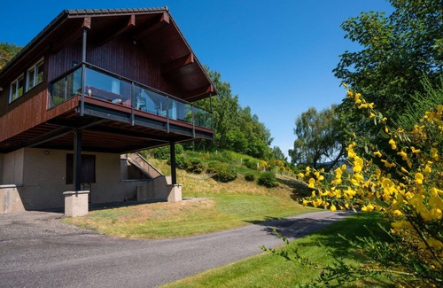 East Lewiston House | Cosy apartment in villa for 6 guests with WIFI, TV, patio and panoramic view