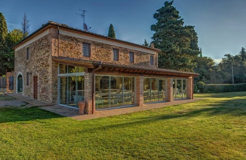 Montaione Villa | Cosy apartment in villa with pool, A/C, WIFI, TV, veranda and panoramic view, close to San Gimig.